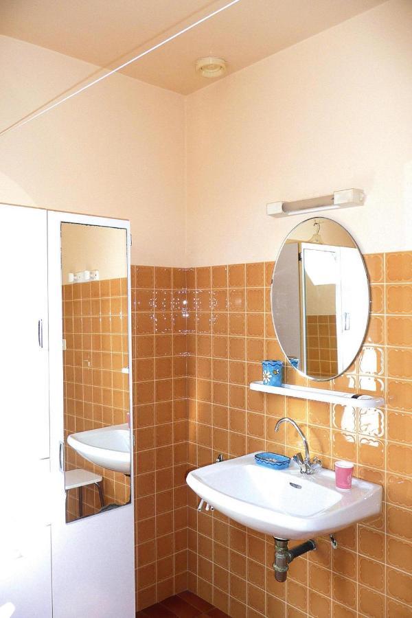 Apartment, 马蒂尼翁 外观 照片